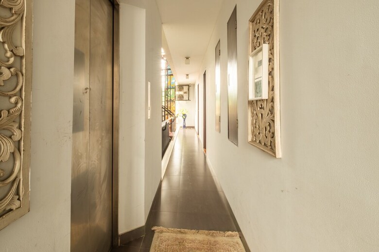 Hotel Capital O 852 The Silk At Dago