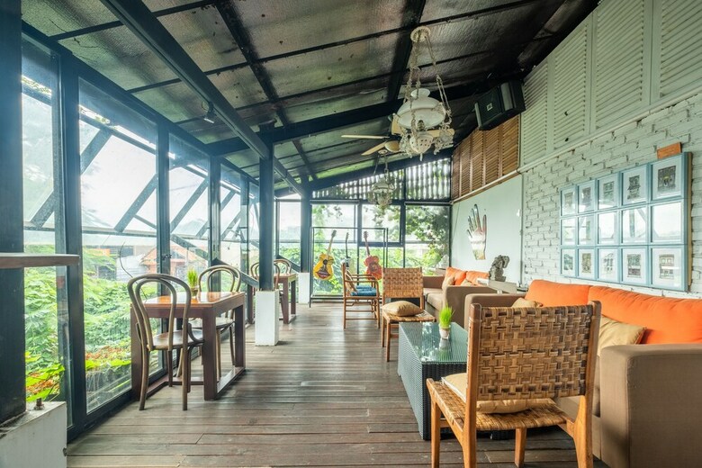 Hotel Capital O 852 The Silk At Dago