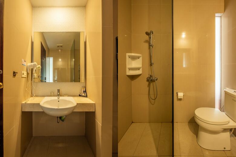 Hotel Capital O 852 The Silk At Dago