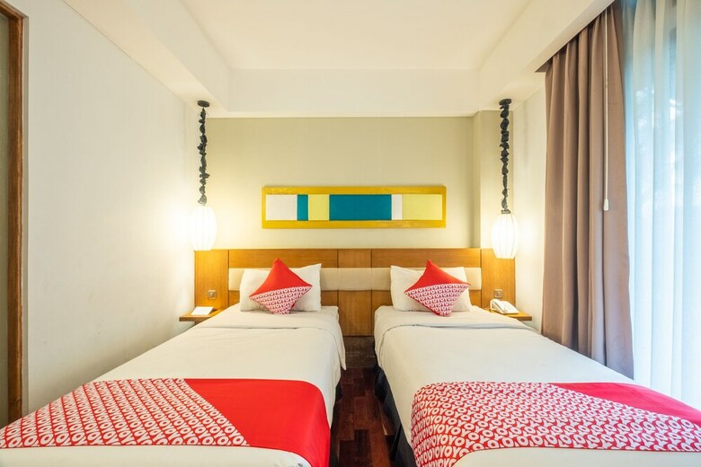 Hotel Capital O 852 The Silk At Dago
