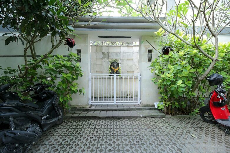 Hotel Oyo 817 Mesari Beach Inn