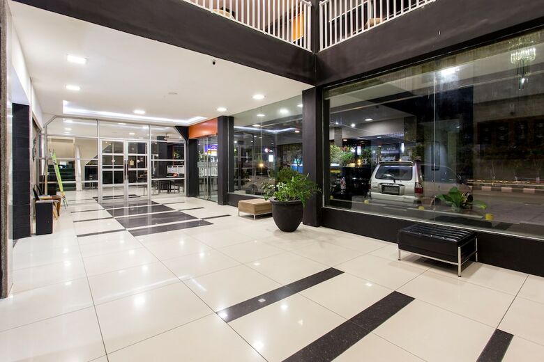 Capital O 769 City Hotel