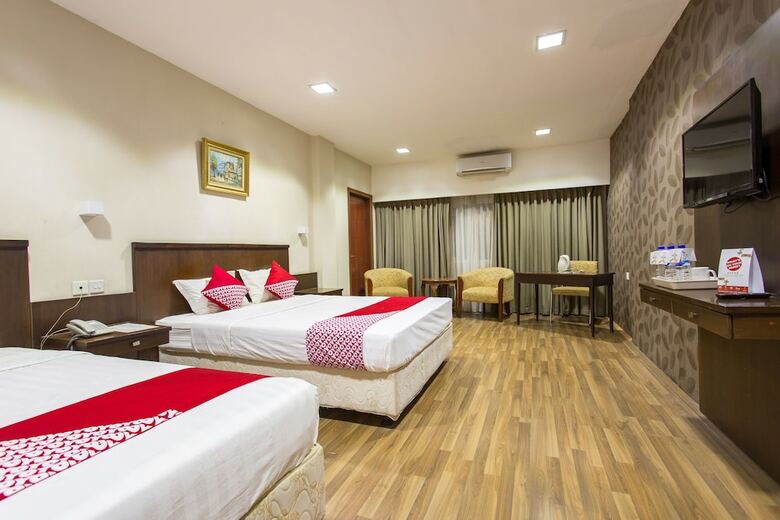 Capital O 769 City Hotel