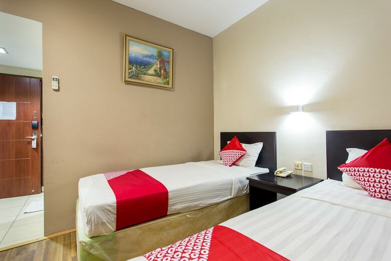 Capital O 769 City Hotel