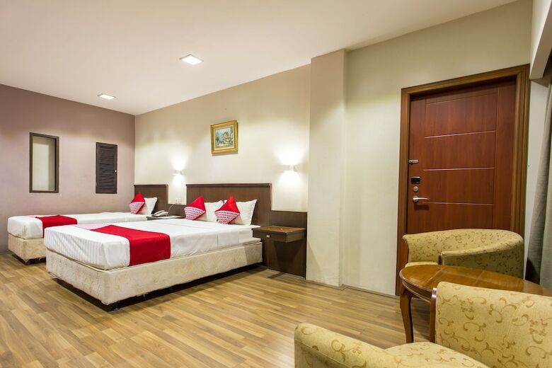 Capital O 769 City Hotel