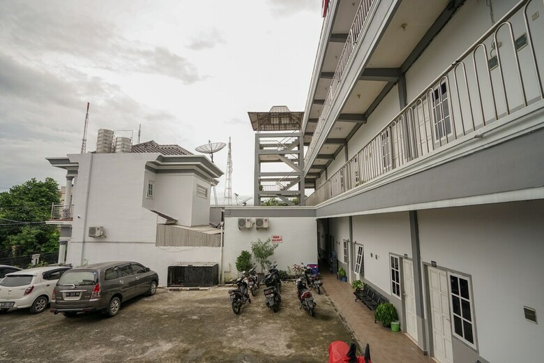 Hotel Oyo 699 Amelia Kost