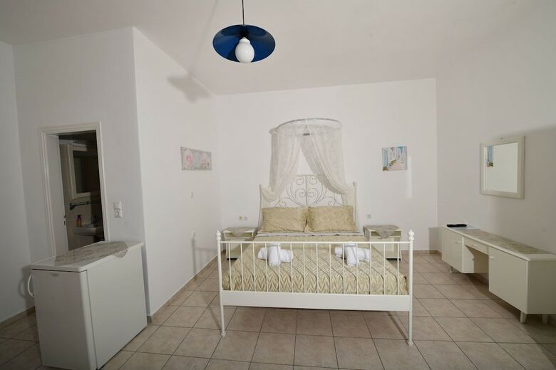 Apartamentos Ancient Thira Hotel