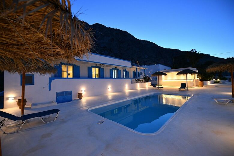 Apartamentos Ancient Thira Hotel