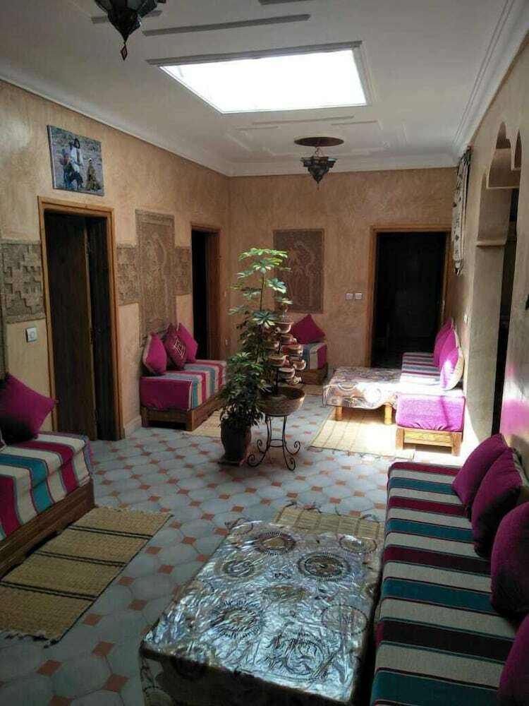 Hostal Gite Paradis D'ait Bouguemez - Hostel