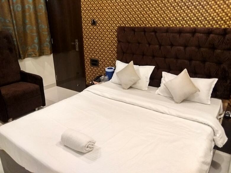 Hotel Jk Rooms 126 Parashar Legacy - Station