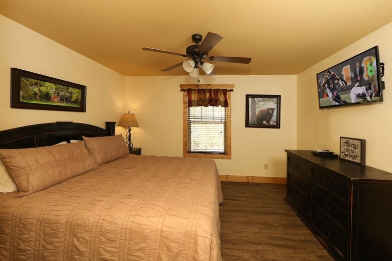 Splash Time Cinema - Six Bedroom Chalet