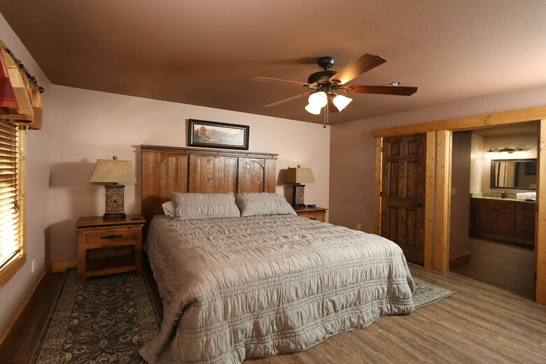 Splash Time Cinema - Six Bedroom Chalet