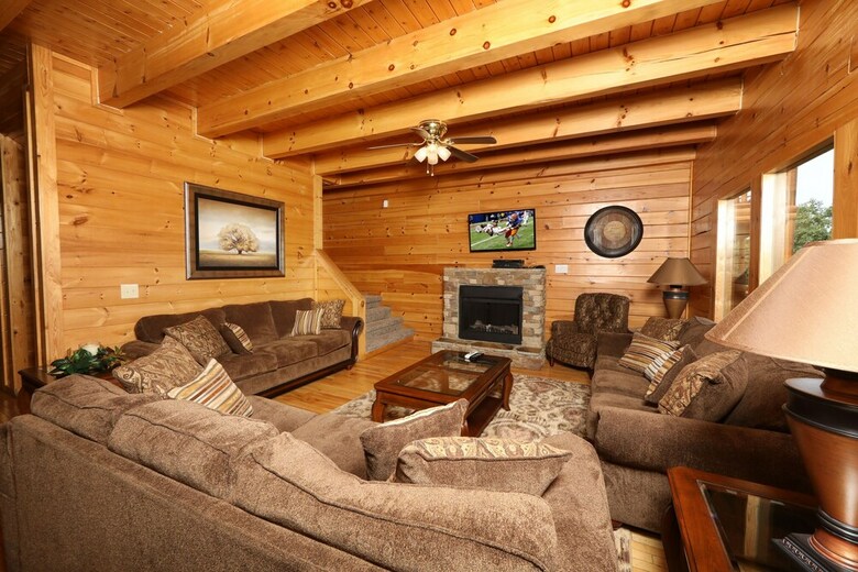 Majestic Mountain Pool Lodge - Seven Bedroom Cabin