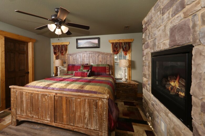 Splash Mansion - Four Bedroom Chalet