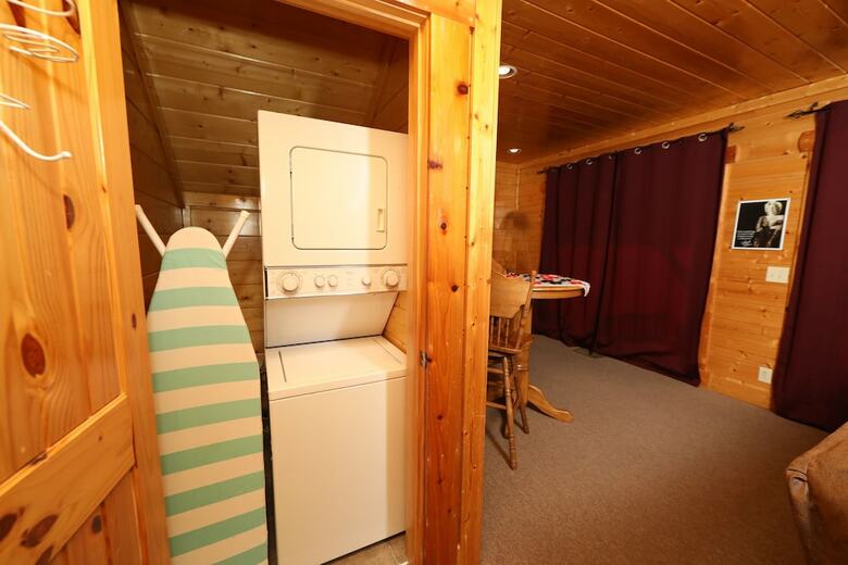 Bearadise In The Smokies - Two Bedroom Cabin