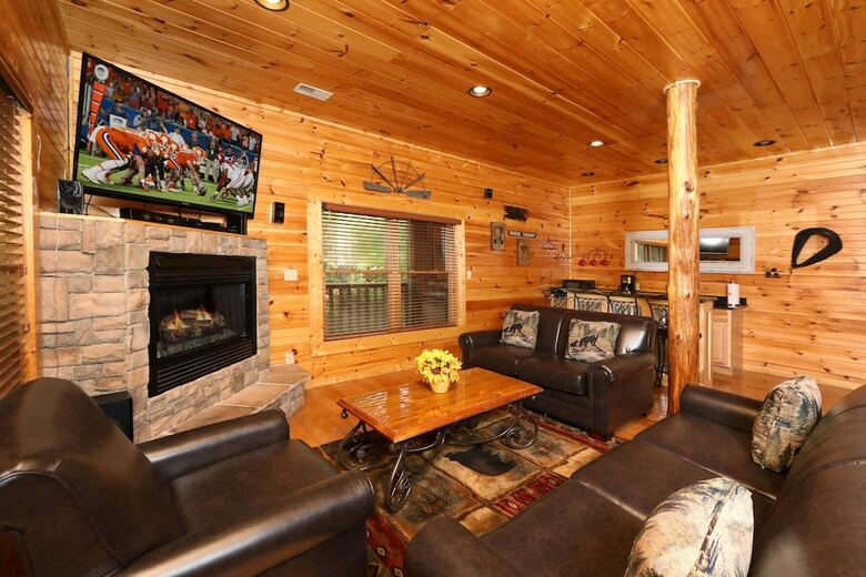 Smoky Bear Manor - Five Bedroom Cabin