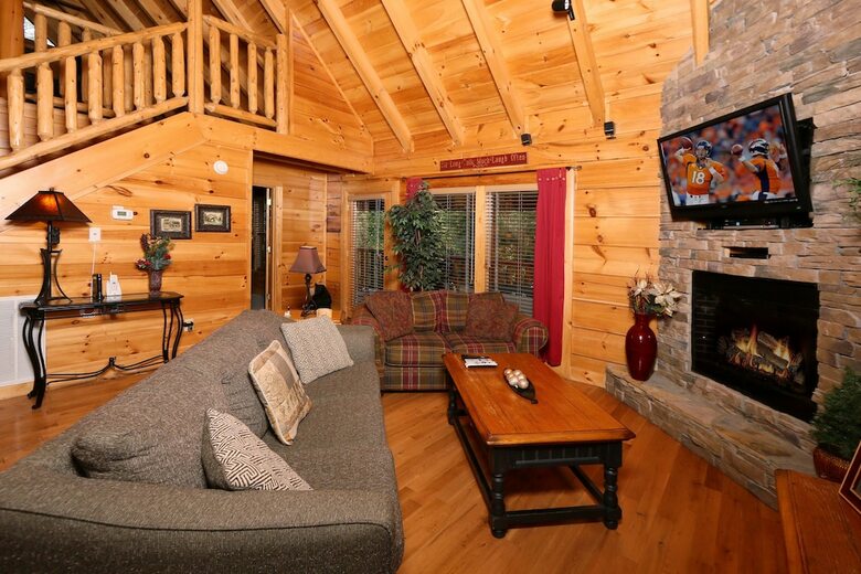 Little Chateau - One Bedroom Cabin