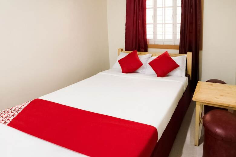Hostal Oyo 240 Country Artist Hotel