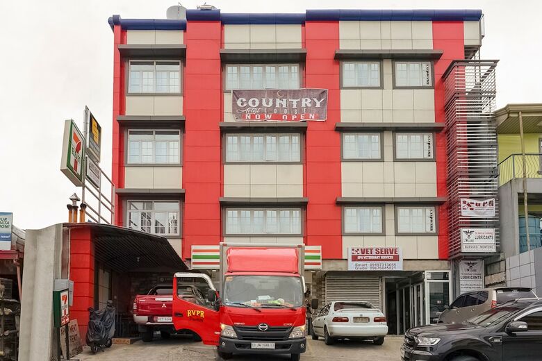 Hostal Oyo 240 Country Artist Hotel
