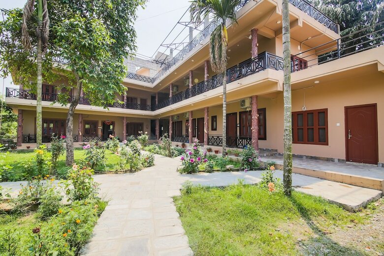 Hotel Oyo 379 Holiday Resort