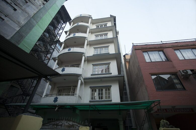 Oyo 381 Hotel Pashupati Plaza