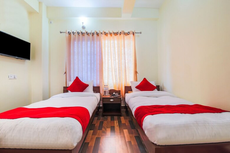 Oyo 382 Hotel Dela Mount