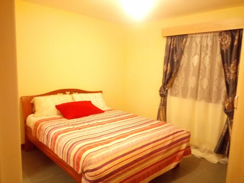 Exquisite Airport Apartment