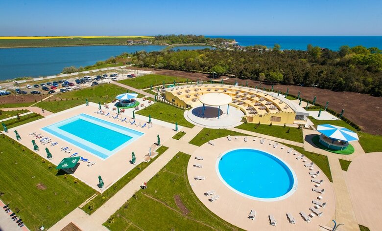 Hotel Atrium By The Blaxy - All Inclusive