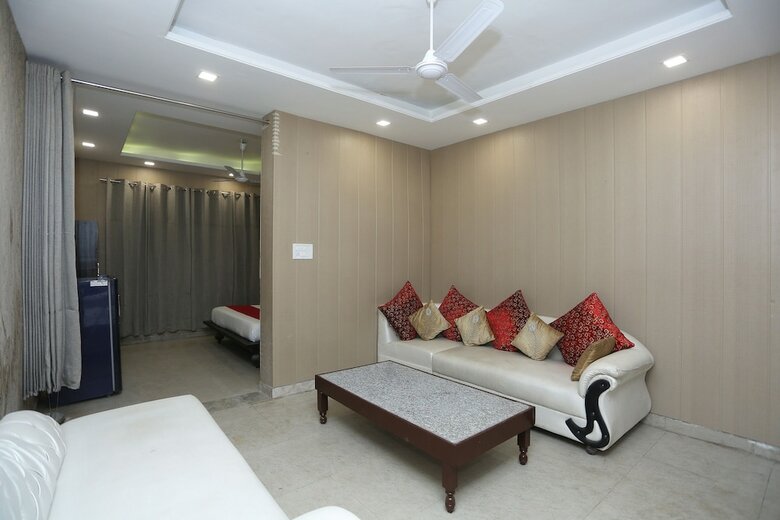 Hotel Oyo 27965 The Heaven