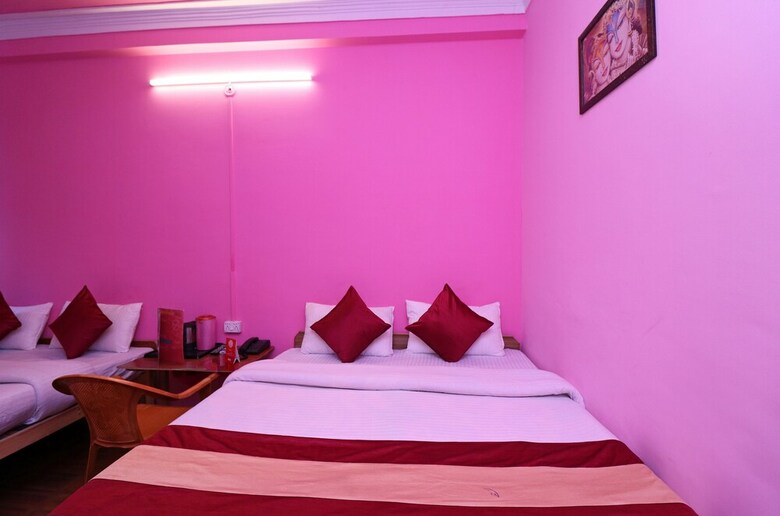 Oyo 22960 Hotel Riya Residency