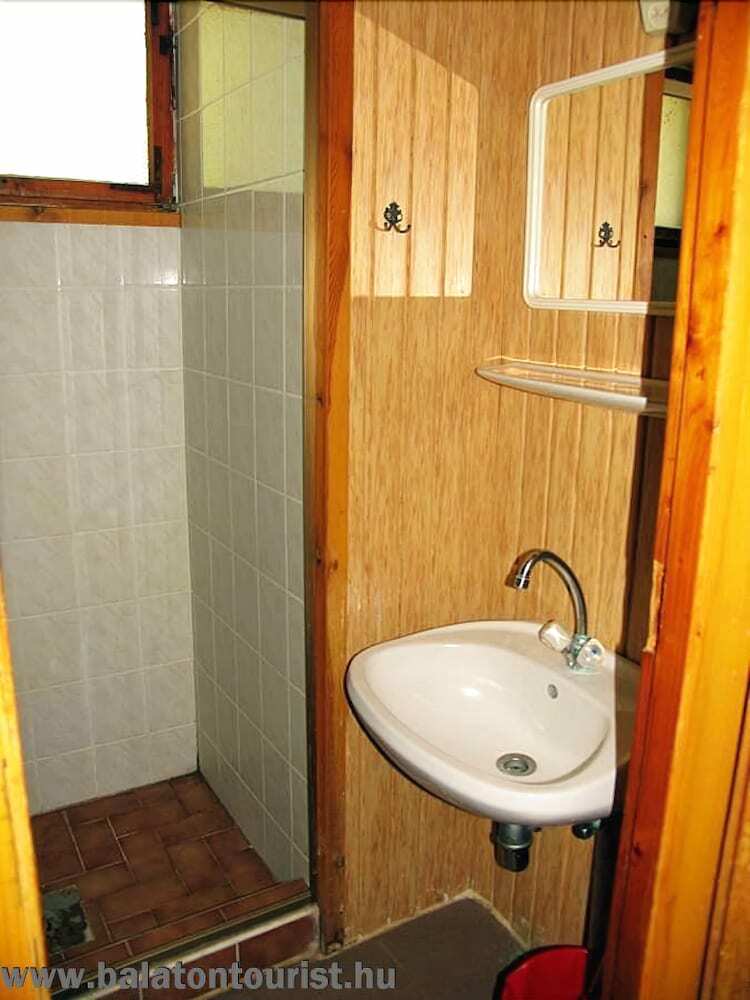 Hotel Balatontourist Vadvir�g Kemping