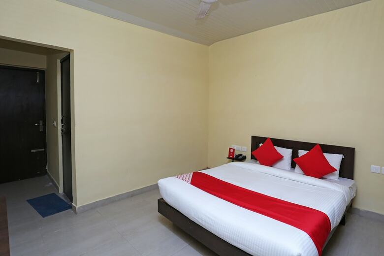 Oyo 29315 Kiwi Hotel & Spa