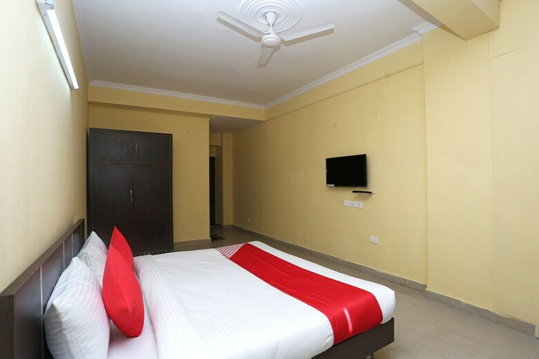 Oyo 29315 Kiwi Hotel & Spa