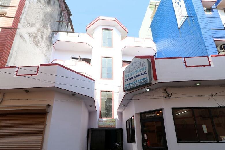 Hotel Oyo 24020 Megha Yatri Niwas