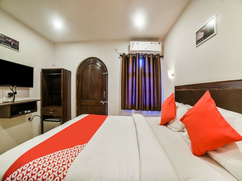 Hotel Oyo 30582 Lazy Holidays