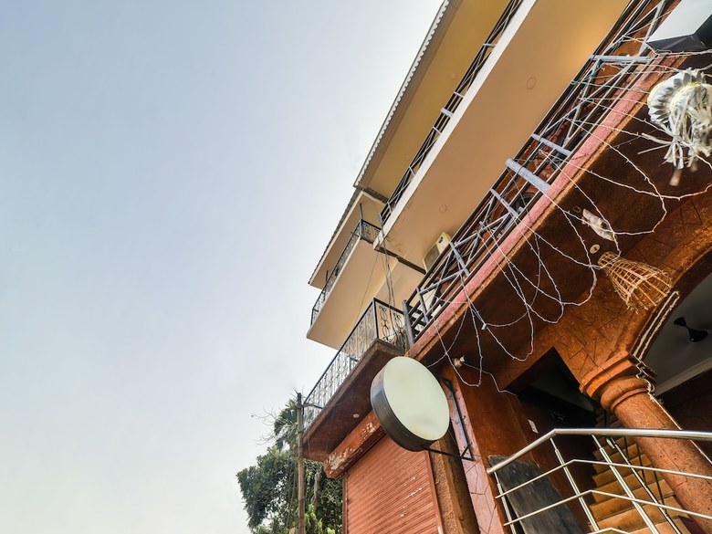 Hotel Oyo 30582 Lazy Holidays