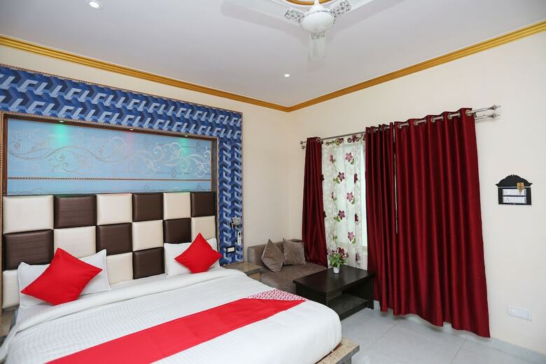 Hotel Oyo 33349 Budha Palace