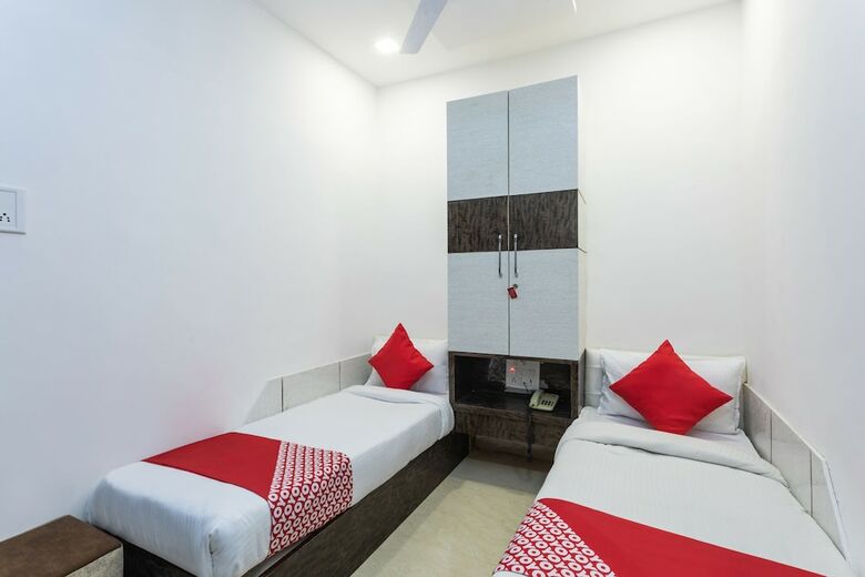 Oyo 22688 Hotel Shivrattan