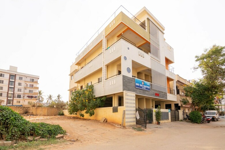 Hotel Oyo 22900 Sri Sai Suites