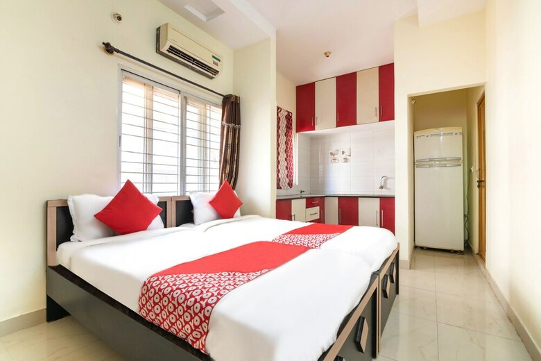 Hotel Oyo 22900 Sri Sai Suites