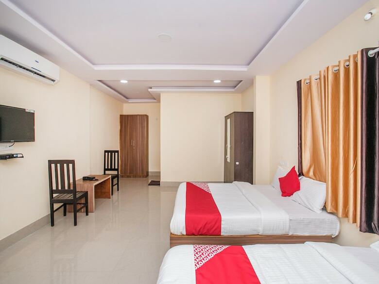 Hotel Oyo 15818 Om Sai Residency