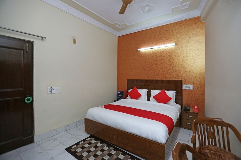 Hotel Oyo 16761 Rk Regency