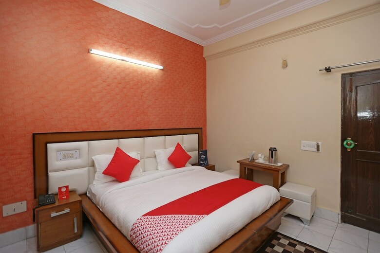 Hotel Oyo 16761 Rk Regency