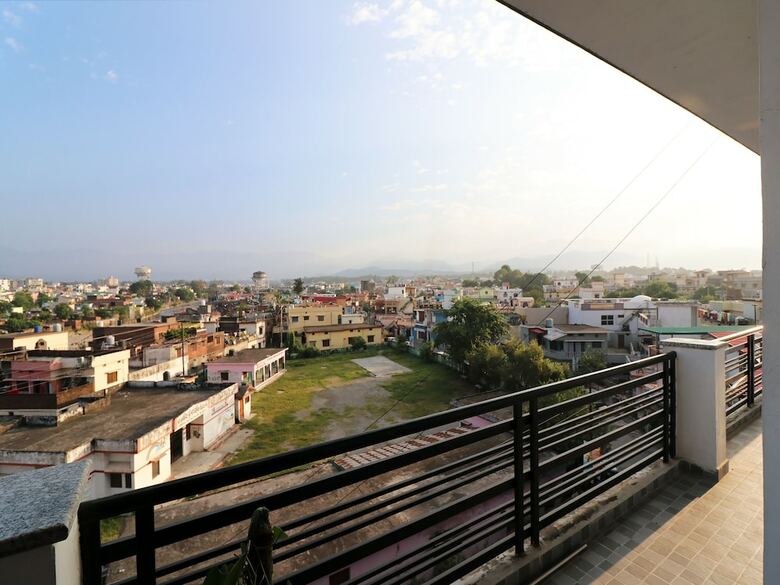 Hotel Oyo 19123 Sunshine Guest House
