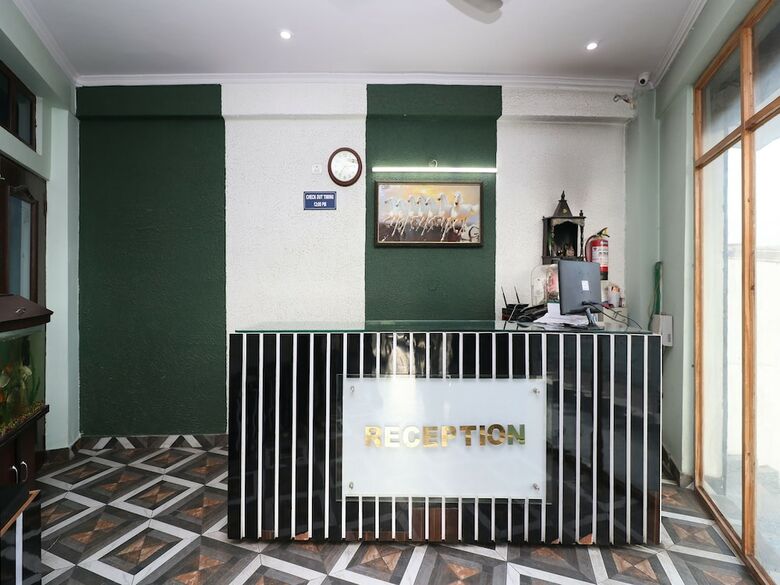 Hotel Oyo 19123 Sunshine Guest House