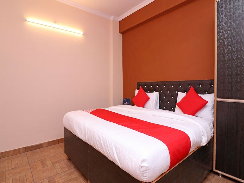 Hotel Oyo 19123 Sunshine Guest House