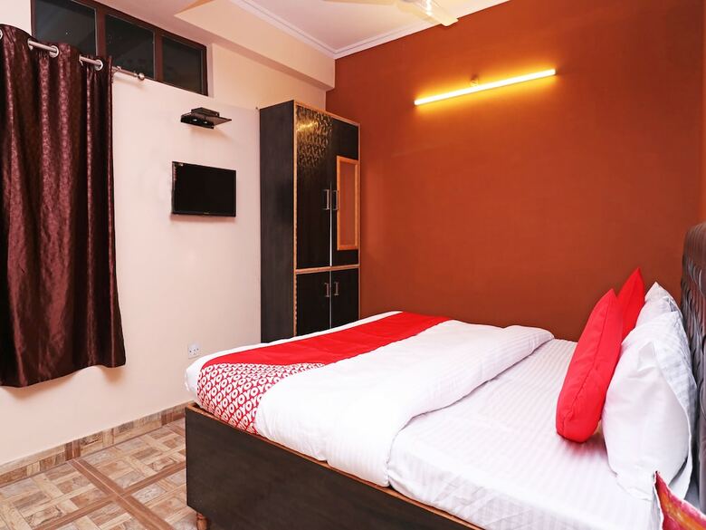 Hotel Oyo 19123 Sunshine Guest House