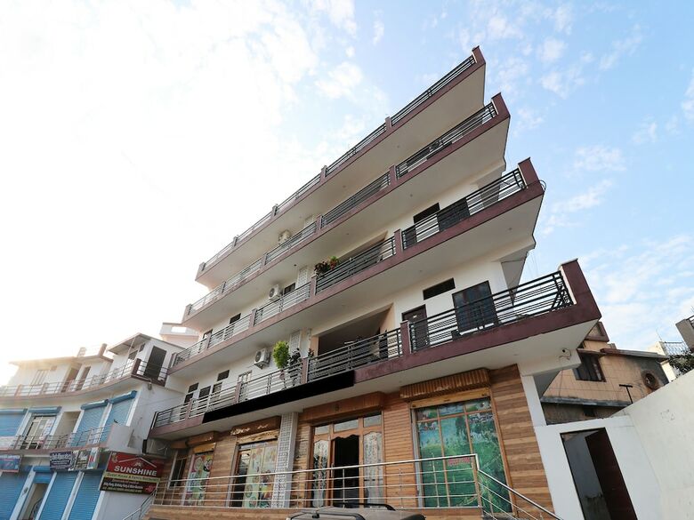 Hotel Oyo 19123 Sunshine Guest House