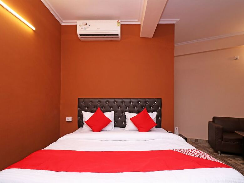 Hotel Oyo 19123 Sunshine Guest House