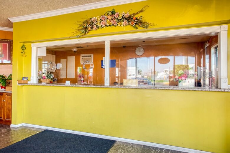 Motel Passport Inn & Suites